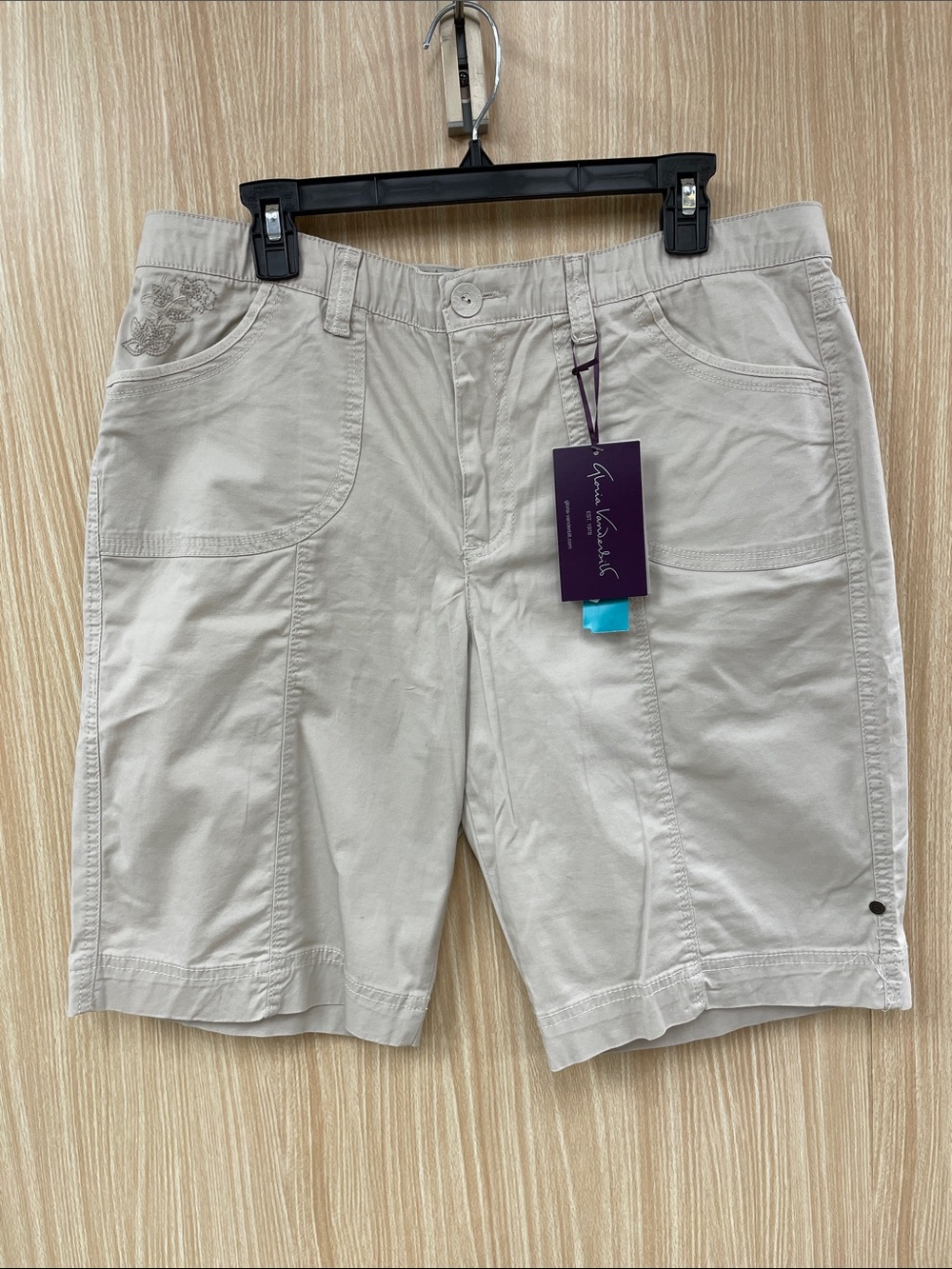Gloria Vanderbilt khaki shorts size 16 NEW